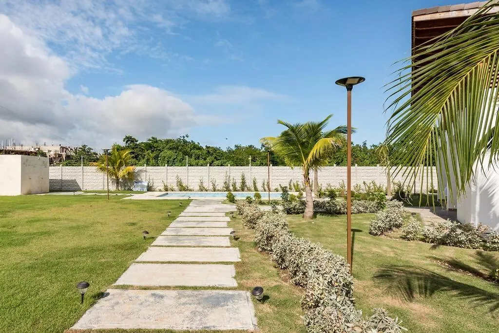 Eco-Friendly Tropical Villa 3Br 2B With Private Pool & Grill Punta Cana