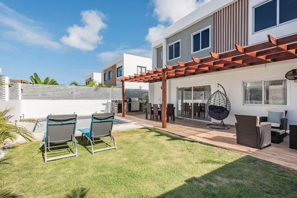 Eco-Friendly Tropical Villa 3Br 2B With Private Pool & Grill Punta Cana