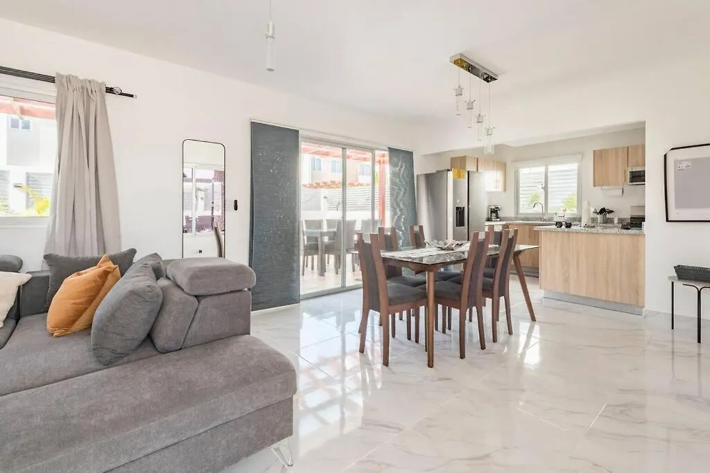 Eco-Friendly Tropical Villa 3Br 2B With Private Pool & Grill Punta Cana